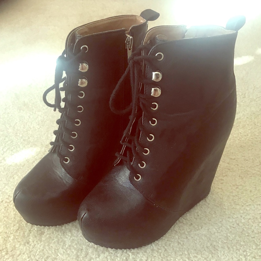 Black wedge boots